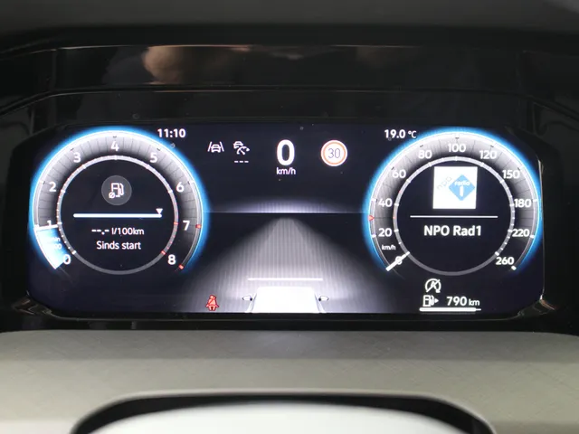Volkswagen Golf 1.5 TSI Life Edition Apple Carplay | Climate Control | Parkeercamera | 4-seizoenenbanden