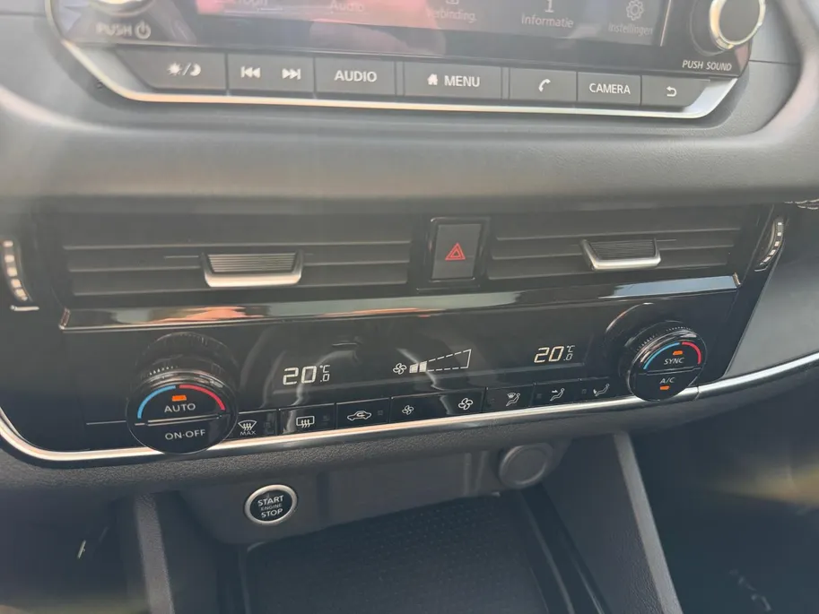 Nissan QASHQAI 1.3 MHEV Acenta | TREKHAAK | CLIMATE | PANO DAK | ACHTERUITRIJCAMERA | CARPLAY |