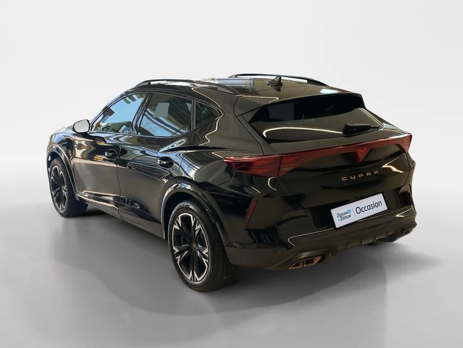 CUPRA Formentor 1.5 TSI e-Hybrid Business Panoramadak | Stuur verwarming etc! | Trekhaak | Super compleet en helemaal nieuw!