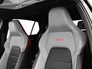 Volkswagen Golf 2.0 TSI 300pk DSG GTI Clubsport · Panoramadak · Leder Vienna · Camera · Harman & Kardon · Stuur- & Stoelverwarming & Stoelverkoeling · Elek. Stoel + Geheugen · Dodehoeksensoren ·