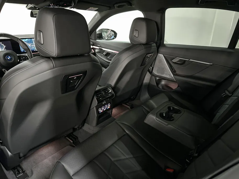 BMW i5 Sedan eDrive40