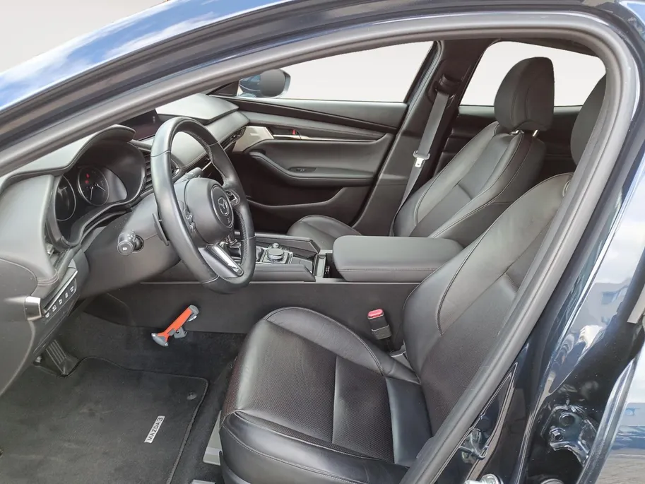 Mazda 3 2.0 e-SkyActiv-X M Hybrid 180 Luxury | Apple Carplay/Android Auto | Cruise control adaptief met Stop&Go | Dodehoek detectie | Climate control