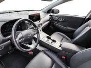 Hyundai Kona EV Premium 64 kWh | Vol opties | Zeer netjes | Leder | HUD |