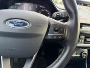 Ford Fiesta 1.0 EcoBoost Titanium | Dealer onderhouden | 1e eigenaar | Adapt. Cruise control | Parkeersensoren voor en achter | Achteruitrijcamera | Trekhaak | Navigatie | Apple carplay & Android auto | Voorruitverwarming | Privacy glas | Bovag garantie |