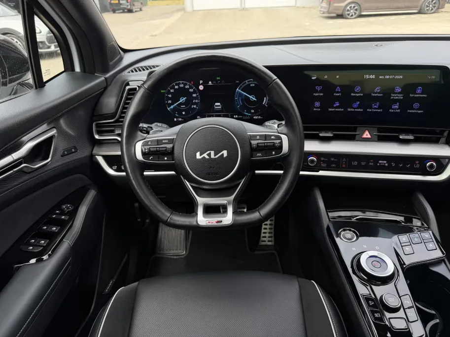 Kia Sportage 1.6 T-GDi Hybrid GT-PlusLine | Apple Carplay/ Android Auto | Navigatiesysteem | Licht + Regensensor | Stoelverwarming + Stoelkoeling | Stuurverwarming | Elektrisch Verstelbare Voorstoelen | Geheugen op Bestuurdersstoel | Elektrisch Schuif / Kanteldak | El