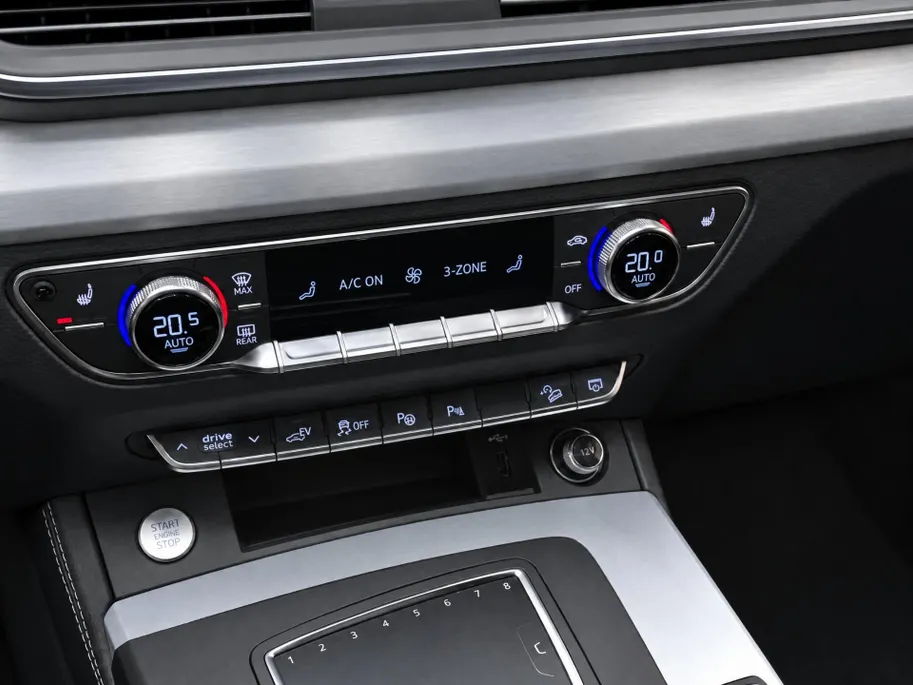 Audi Q5 50 TFSI e quattro S edition · Trekhaak · Adaptive Cruise Control · Apple/Android Car Play · Dodehoeksensoren · Stoelverwarming ·  Drive select · 360°Camera + Parkeersensoren ·