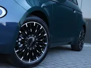 Fiat 500e La Prima by Bocelli 42 kWh | JBL | Winter | Camera | 17′