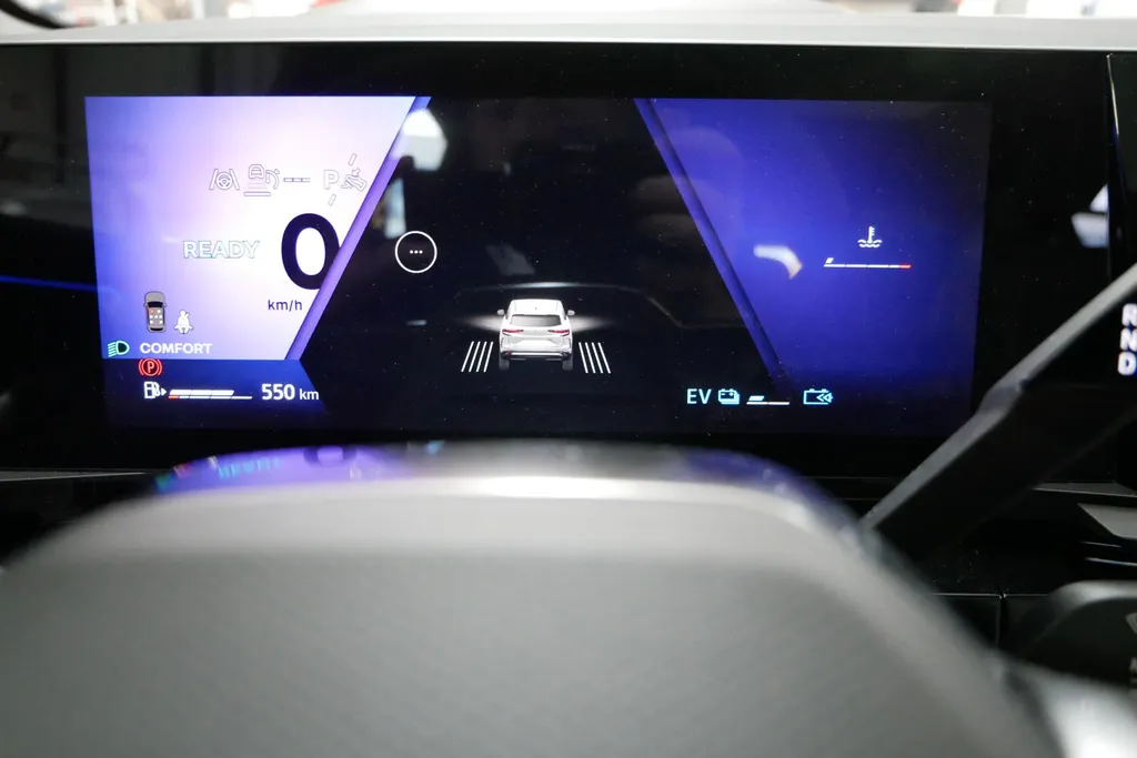 Renault Espace E-Tech full hybrid 200 iconic 7p. Pack Light & Sound | Pack Vision| Trekhaak| Rijdende demonstratie auto | Vraag naar de actuele kilometerstand