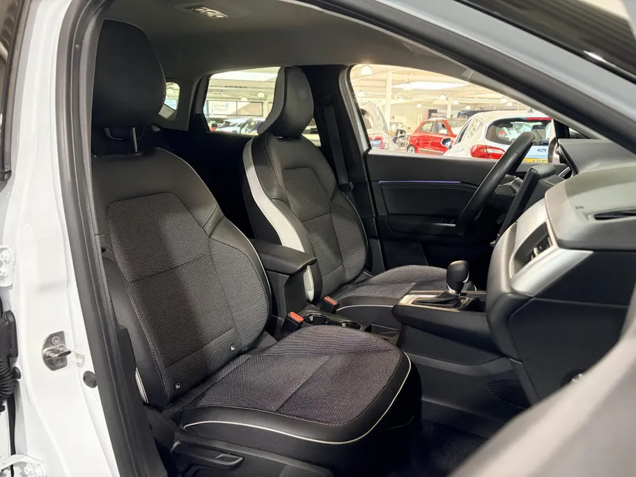 Renault Captur 145PK E-Tech Full Hybrid Techno Automaat | 1e eigenaar | Navi | Camera | Parkeersensoren | Climate Control | Apple CarPlay/Android Auto | Cruise Control | Lichtmetalen Velgen | Licht & Regen Sensor |
