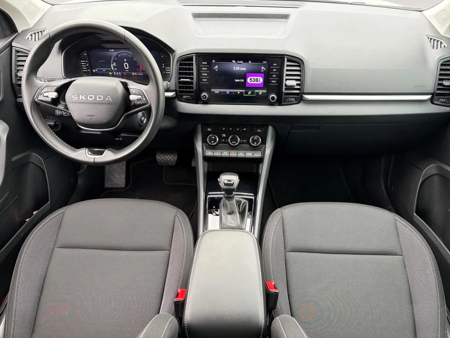 Škoda Karoq 1.5 TSI ACT Business Edition *Automaat*Navi via Carplay*Camera*Parkeersensoren*Climate Control*Keyless*Cruise Control*LM.Velgen*Zeer nette auto!
