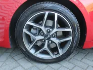 Kia ProCeed 1.4 T-GDI GT-Line | Trekhaak | Stuur-/stoelverwarming | Schuifdak | Camera | Cruise | Navi | 17" LM | Clima | LED |