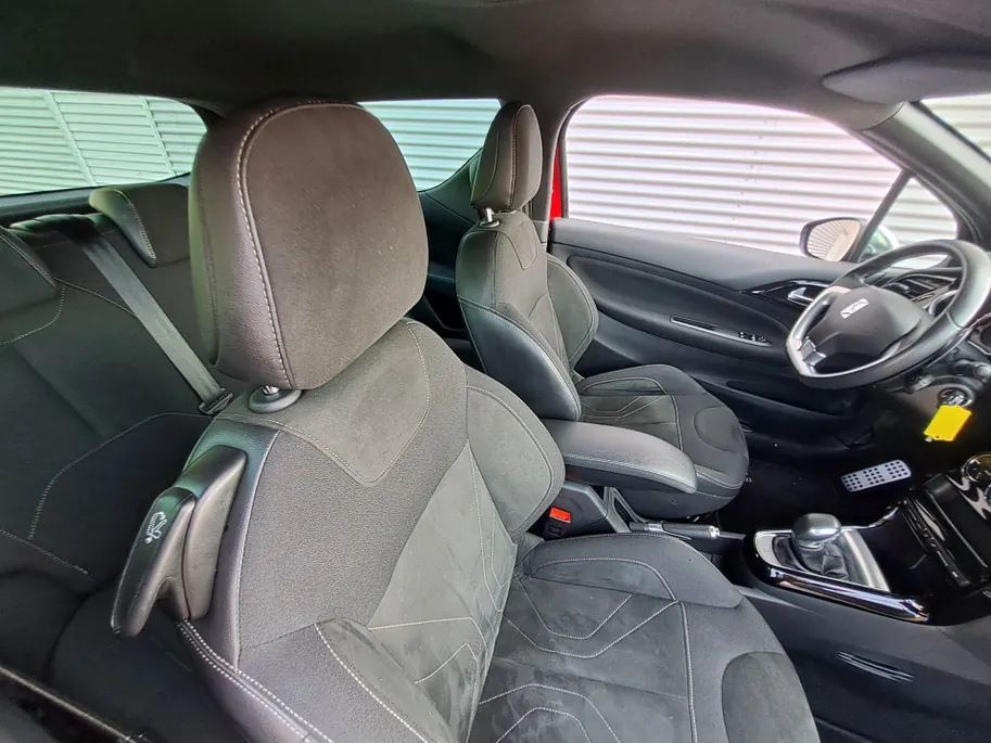 DS DS 3 1.2 PureTech Performance Line AUTOMAAT | Navigatie | Climate | Cruise | schakelpaddles | Apple Carplay/Android Auto