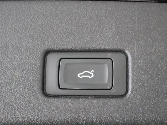 Audi Q4 e-tron 40 Advanced edition 77 kWh Navigatie | Inklapbare spiegels | Stoelverwarming | 98% SoH