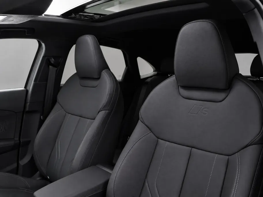Audi Q3 Sportback 1.5 e-hybrid S edition · Mateffect Lak · Techniekpakket Plus · MMI experience pro · Panorama-glasdak