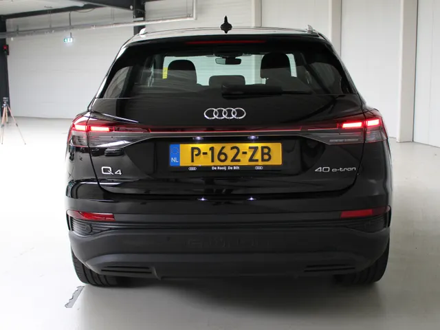 Audi Q4 e-tron 40 Edition 77 kWh Apple Carplay | Android auto | Cruise control | Parkeersensoren | 95% SoH