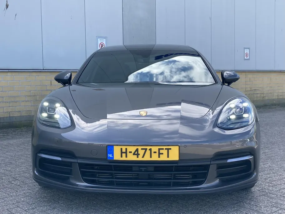 Porsche Panamera Sport Turismo 4 - 3.0 331 pk Sport Chrono - Panoramadak - Stoelverwarming  - Luchtvering - 21 inch lichtmetalen velgen