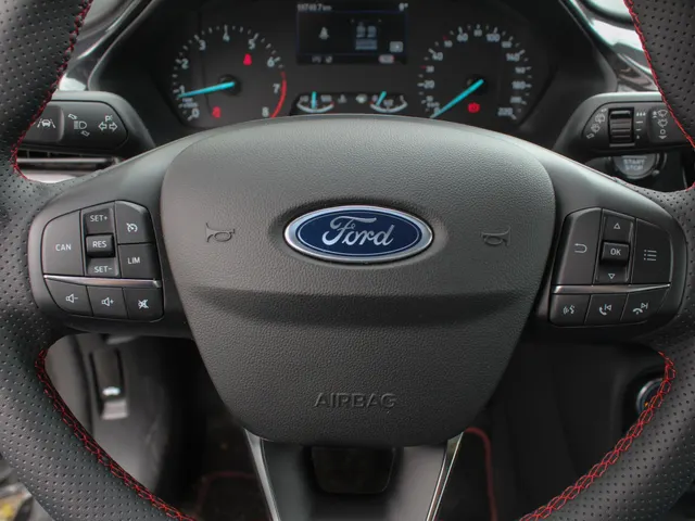 Ford Fiesta 1.0 EcoBoost Hybrid ST-Line Automaat | Navi | Cruise | Clima | Park sens | All Season