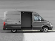 Volkswagen Bedrijfswagens Crafter 30 2.0 TDI 140pk DSG L3H3 Trendline · Camera · Trekhaak · Side Bars · Cruise Control · Apple/Android Car Play · DAB Radio · Garantie t/m 04-09-2028 of 120.000km