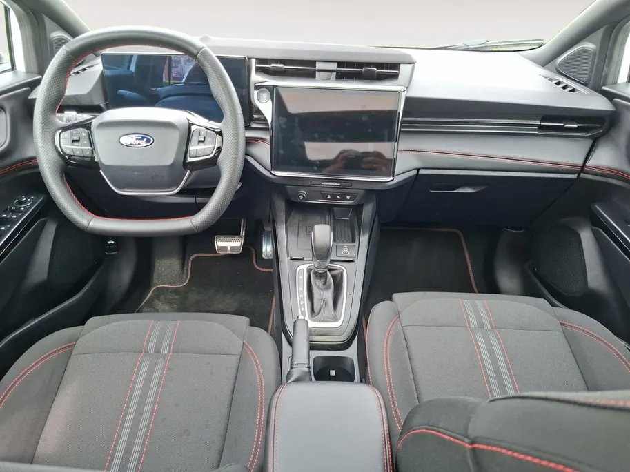 Ford Puma 1.0 EcoBoost Hybrid ST-Line | Automaat | Pano dak | Winter pack | Adapt. Cruise control | BLIS | Afneembare trekhaak | Draadloos opladen mobiel | Elektr. Achterklep | Parkeersensoren voor en achter | 360 gr camera | Fabrieksgarantie |