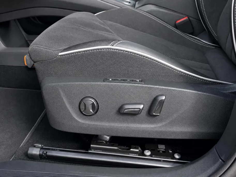 Škoda Enyaq iV 60 Sportline | Advanced | Trekhaak | Panoramadak | Winterpakket | DEMO deal