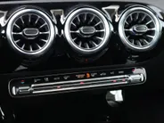 Mercedes-Benz CLA 180 Business Solution AMG l Trekhaak l Panoramadak l stoelverwarming