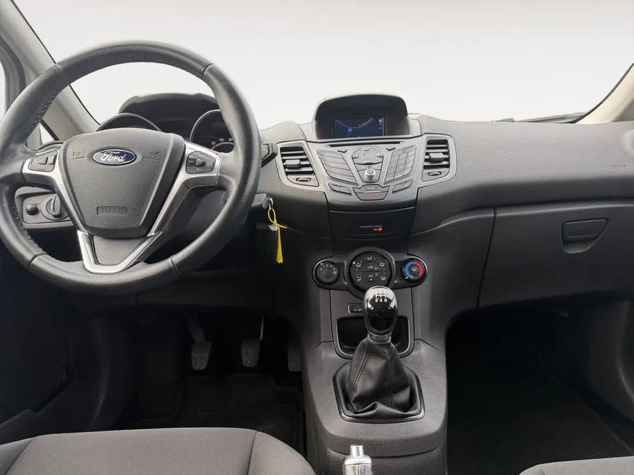 Ford Fiesta 1.0 Style Ultimate | Dealer onderhouden | NL auto | Navigatie | Parkeersensoren voor en achter | Achteruitrijcamera | 15' lichtmetalen velgen | Airco | Cruise control | Bluetooth | Privacy glas | Bovag garantie |