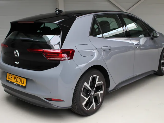 Volkswagen ID.3 Pro 58 kWh | Navigatie via Apple Carplay | PDC+Camera | Voorruitverw. | 19 inch LM | 93% SoH
