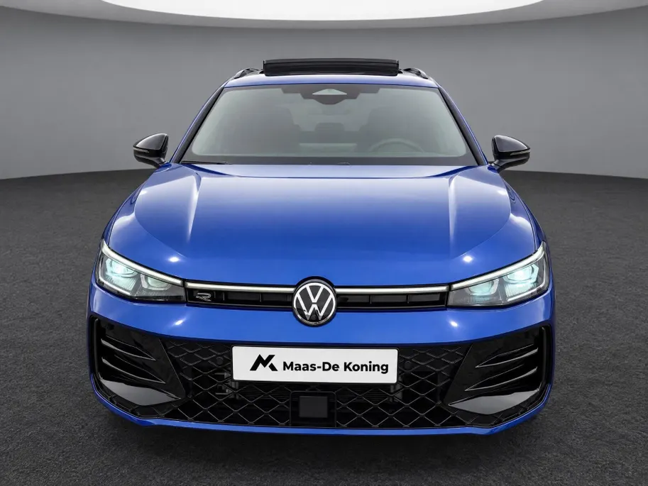 Volkswagen Passat Variant 1.5eTSI 272PK R-Line Black Style · Panoramadak · Leder · Trekhaak · 360°Camera · Hemelbekleding velours · Garantie t/m 08-12-2030 of 100000km