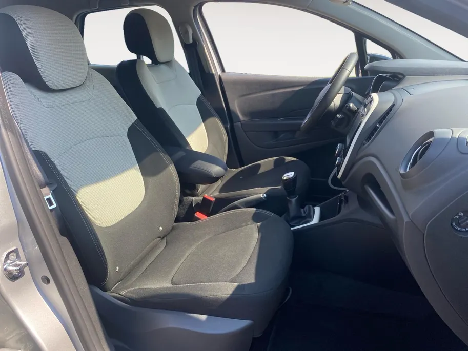 Renault Captur 0.9 TCe Zen NL auto | navigatie | trekhaak | airco | cruise control | etc.