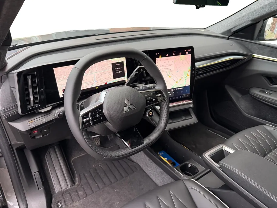 Mitsubishi Eclipse Cross Instyle 87 kWh Demonstratieauto| Lederen bekleding | 360 camera | Stoel-/ stuurverwarming | Carplay / Android Auto | Panoramadak |