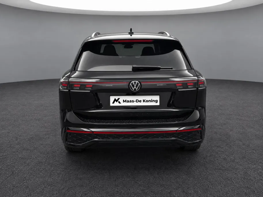 Volkswagen Tiguan 1.5 272pk DSG eHybrid R-Line Edition · Panoramadak · Wegklapbare Trekhaak · 360 Camera · Massage · Black Style · 20'' Inch · Garantie t/m 29-06-2030 of 100.000km