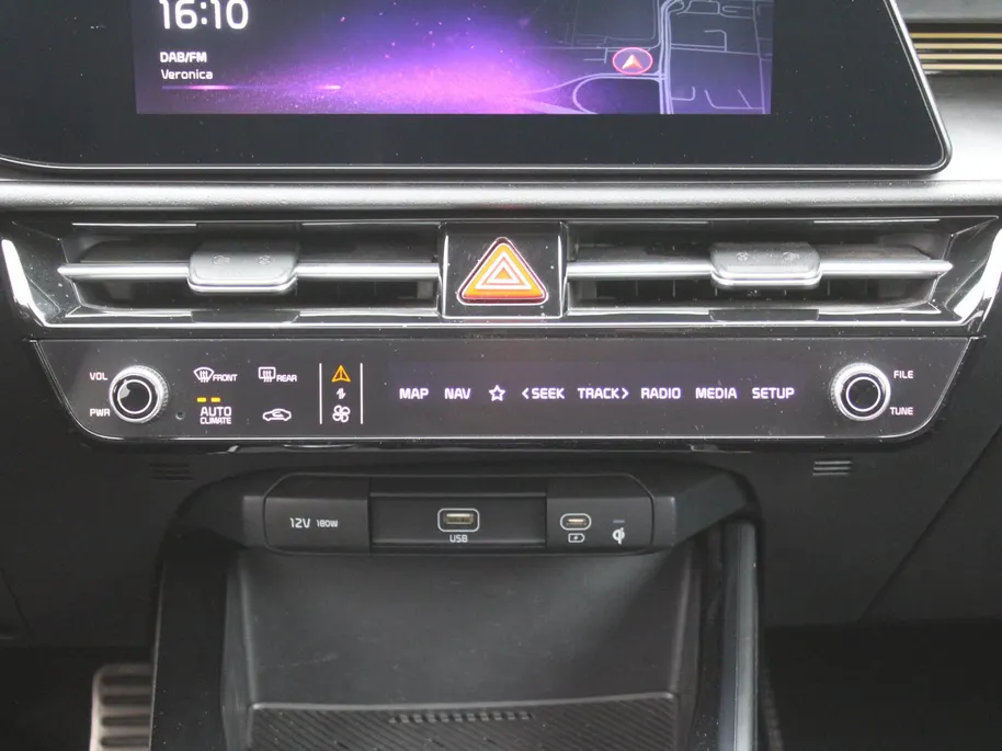 Kia Niro 1.6 GDi Hybrid ExecutiveLine | Automaat | Harman Kardon | Leder | Elek. Stoelverstelling met geheugen | Heads-up Display | Trekhaak | All season |