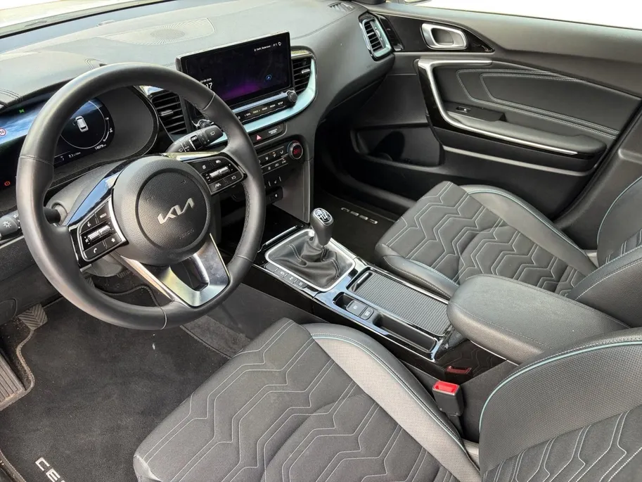 Kia Ceed Sportswagon 1.0 T-GDi Design Edition | NAVI | *JBL SOUND | APPLE CARPLAY / ANDROID AUTO | CAMERA | NAVI | JBL SOUND | LAGE KM-STAND | STUUR/ STOELVERWARM. | FABRIEKSGARANTIE T/M 2035 |