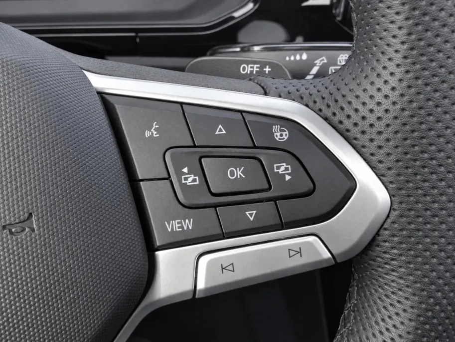 Volkswagen T-Roc 1.5TSI/150PK R-Line Black Style · Panoramadak · Apple/Android Car Play · Camera + Parkeersensoren · Stoelverwarming ·  Garantie t/m 07-08-2027