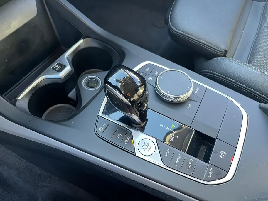 BMW 1 Serie 116i Introduction Edition 1e eigenaar | 18' M Sport velgen | Carplay | Cruise Control | Navi | Parkeersensoren | Digitale Cockpit | Etc.
