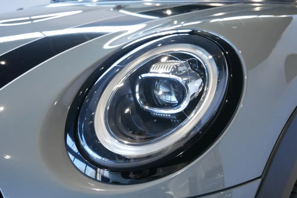 MINI 3-Deurs 2.0 Cooper S Knightsbridge Edition *Automaat*Navigatie*Parkeersensoren*Climate Control*Schuif/Kanteldak*Stoelverwarming*Harman Kardon Audio*Lederen interieur*Vol opties!