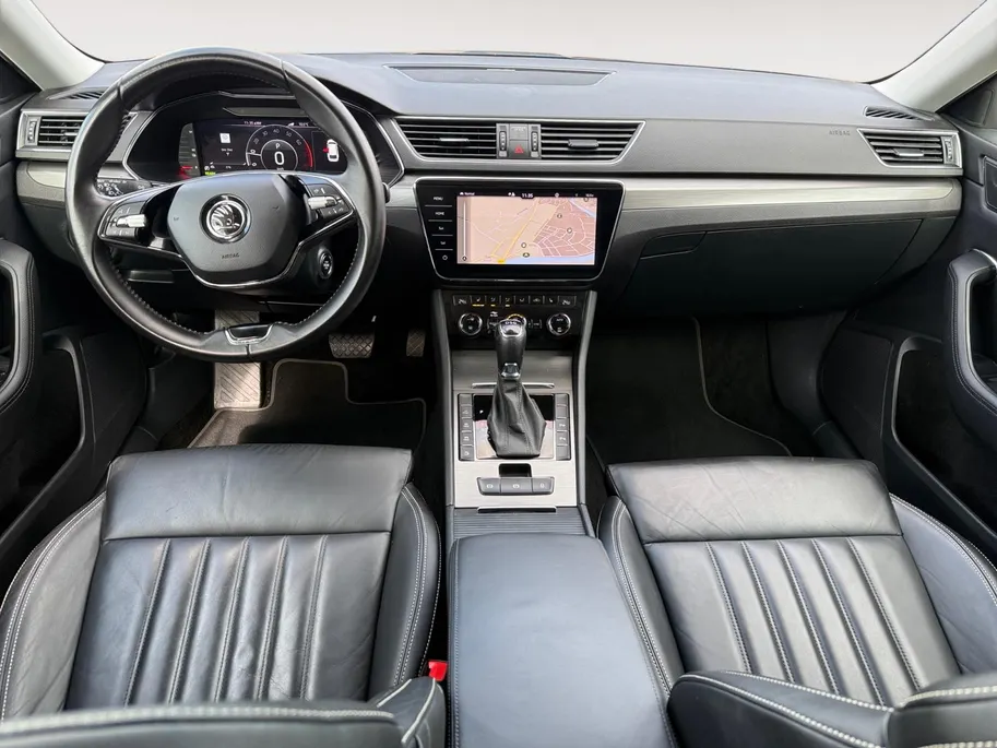 Škoda Superb Combi 1.4 TSI iV Business Edition Plus *Automaat*Navi+Camera*Parkeersensoren*Elekt. Stoelen*Lederen bekleding*Winter Pack*VOL OPTIES!