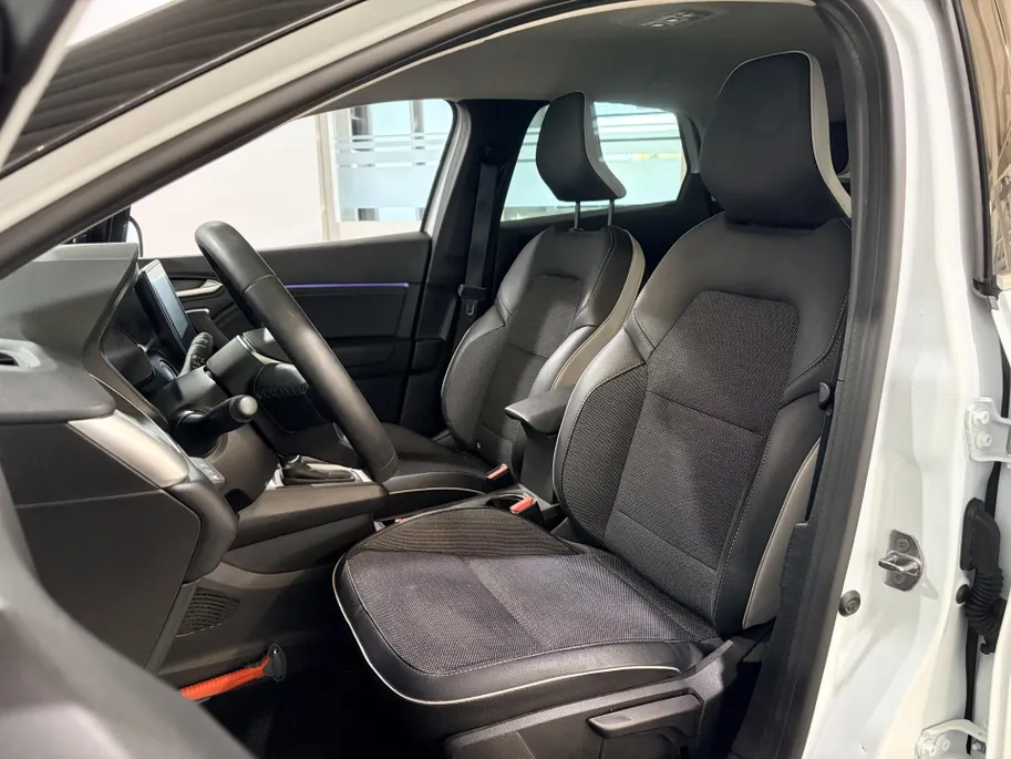 Renault Captur 145PK E-Tech Full Hybrid Techno Automaat | 1e eigenaar | Navi | Camera | Parkeersensoren | Climate Control | Apple CarPlay/Android Auto | Cruise Control | Lichtmetalen Velgen | Licht & Regen Sensor |