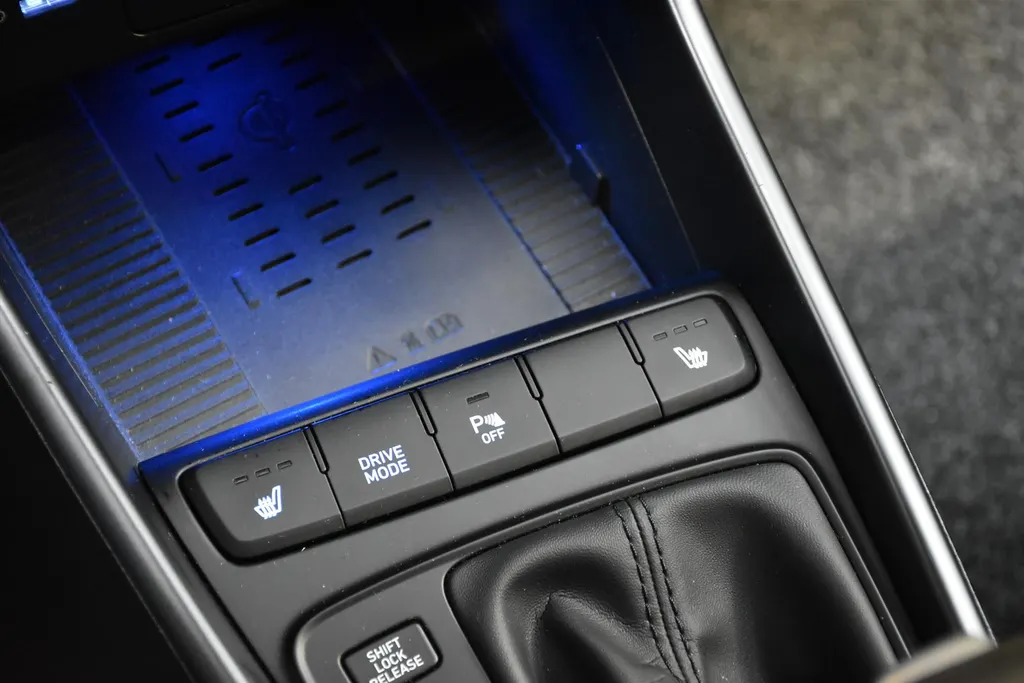 Hyundai Bayon 1.0 T-GDI 48V 100PK 7DCT Premium Automaat | Carplay/ Android Auto Navi | Camera |Clima | Cruise | Trekhaak