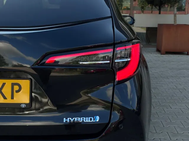 Toyota Corolla Touring Sports 1.8 Hybrid Dynamic | Parkeersensoren | Stoelverwarming