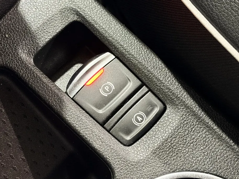 Renault Captur 100PK TCe Edition One | Trekhaak | Bose Audio | 360 Camera | Climate Control | Cruise Control | Apple CarPlay/Android Auto |