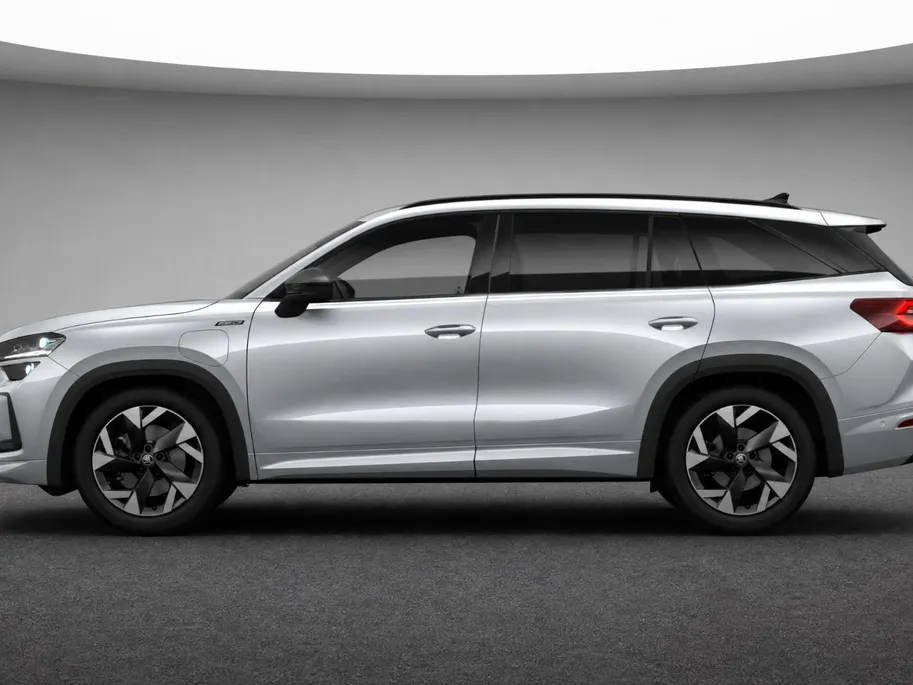 Škoda Kodiaq Sportline Limited PHEV 204 PK SUV | Smokey Diamond | Trekhaak uitklapbaar | 2.000,- inruilbonus!!