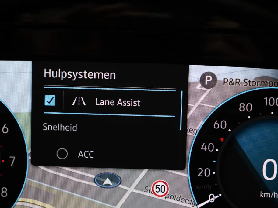 Volkswagen Golf 1.5eTSI/130PK DSG R-Line · Panoramadak · Apple/Android Car Play · Stoel & Stuurverwarming · Navigatie