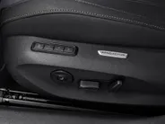 Volkswagen Passat Variant 1.5eHybrid 200kW/272PK R-Line Black Style · Panoramadak · Leder · Trekhaak · 360°Camera · Garantie t/m 24-08-2030 of 100000km.
