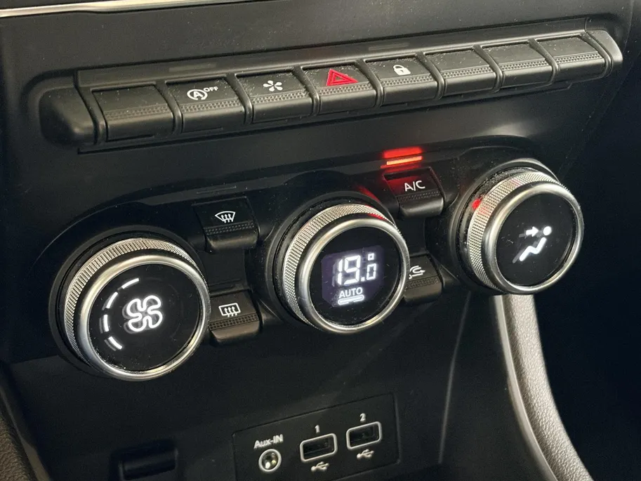 Renault Captur 90PK TCe Techno | 1e eigenaar | Schuif-Kantel Dak | Camera | Navigatie | Apple Carplay/Android Auto | Parkeersensoren | Trekhaak | Climate Control | Lichtmetalen Velgen | Full LED |