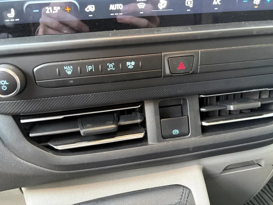 Ford Transit Custom 320 2.0 TDCI L2H1 Limited | Adaptieve Cruise Control | Dodehoek Detectie | Navigatie | Apple/Android Carplay |