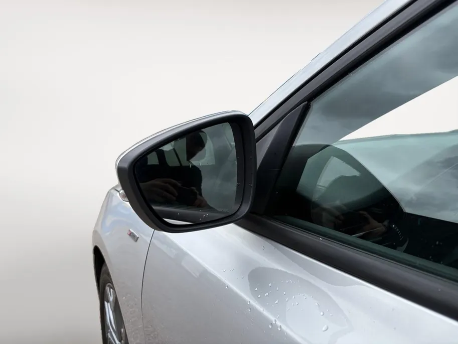 Ford Focus Wagon 1.0 EcoBoost Hybrid ST Line | Navigatie | Stoel/Stuur/Voorruitverwarming | Apple Carplay / Android Auto | Cruise Control | Lichtmetalen Velgen |
