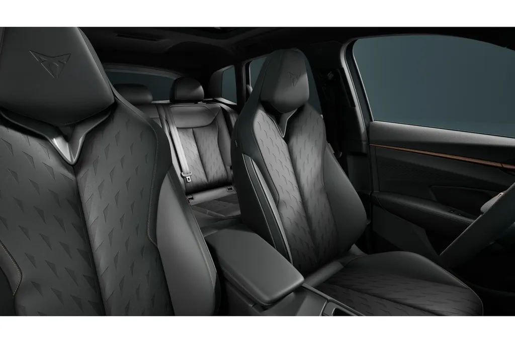 CUPRA Terramar Business | 360 graden camera | Achteruitrijcamera | Draadloze Apple CarPlay™, Android Auto™
