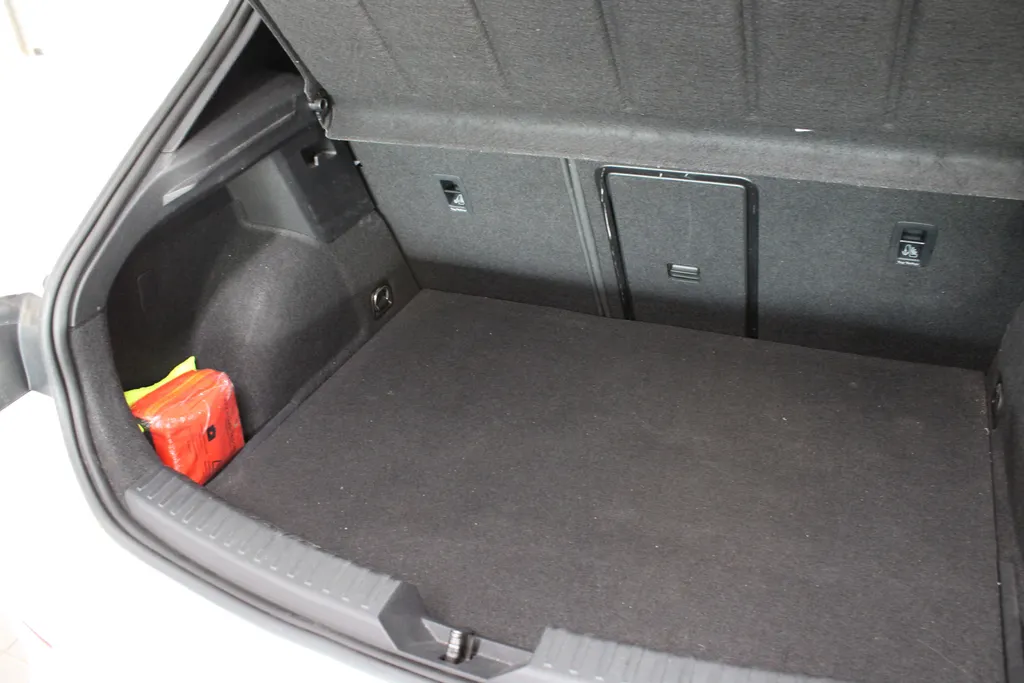 CUPRA Leon 1.4 e-Hybrid VZ Business / Stoel + Stuurverwarming / Keyless / Adaptive cruise control /