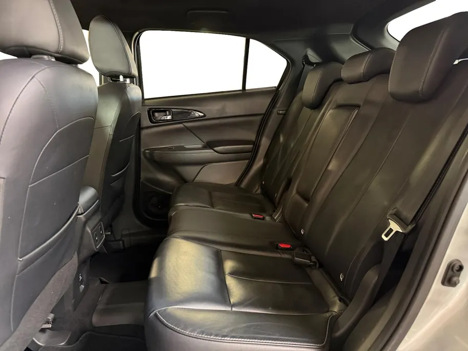 Mitsubishi Eclipse Cross 2.4 PHEV Instyle | Schuif-/ kanteldak | Achteruitrijcamera | Parkeersensoren voor & achter | Stoelverwarming | Navigatie | Trekhaak | BOVAG GARANTIE |